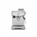 ماكينة إسبريسو Breville Bambino Plus على خلفية بيضاء